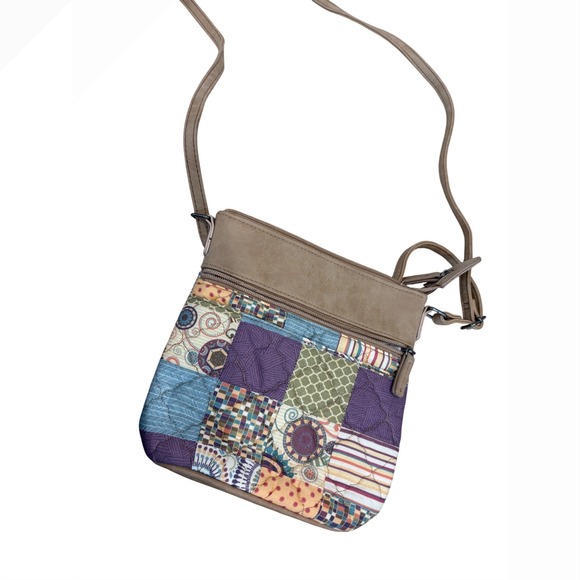 Donna Sharp Kentucky Original Quilted Patchwork Crossbody Bag Tan Strap - Picture 2 of 8